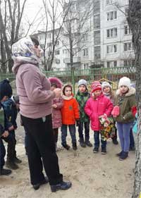 Конспект проведения весенней прогулки в подготовительной группе «Тайны и сюрпризы природы»